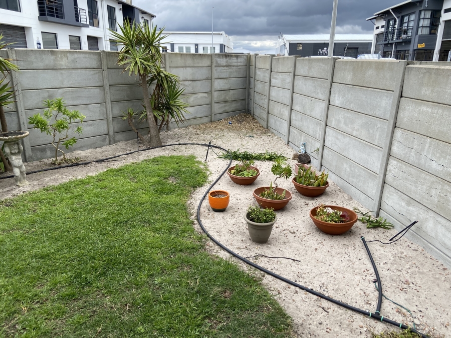 2 Bedroom Property for Sale in Capricorn Western Cape